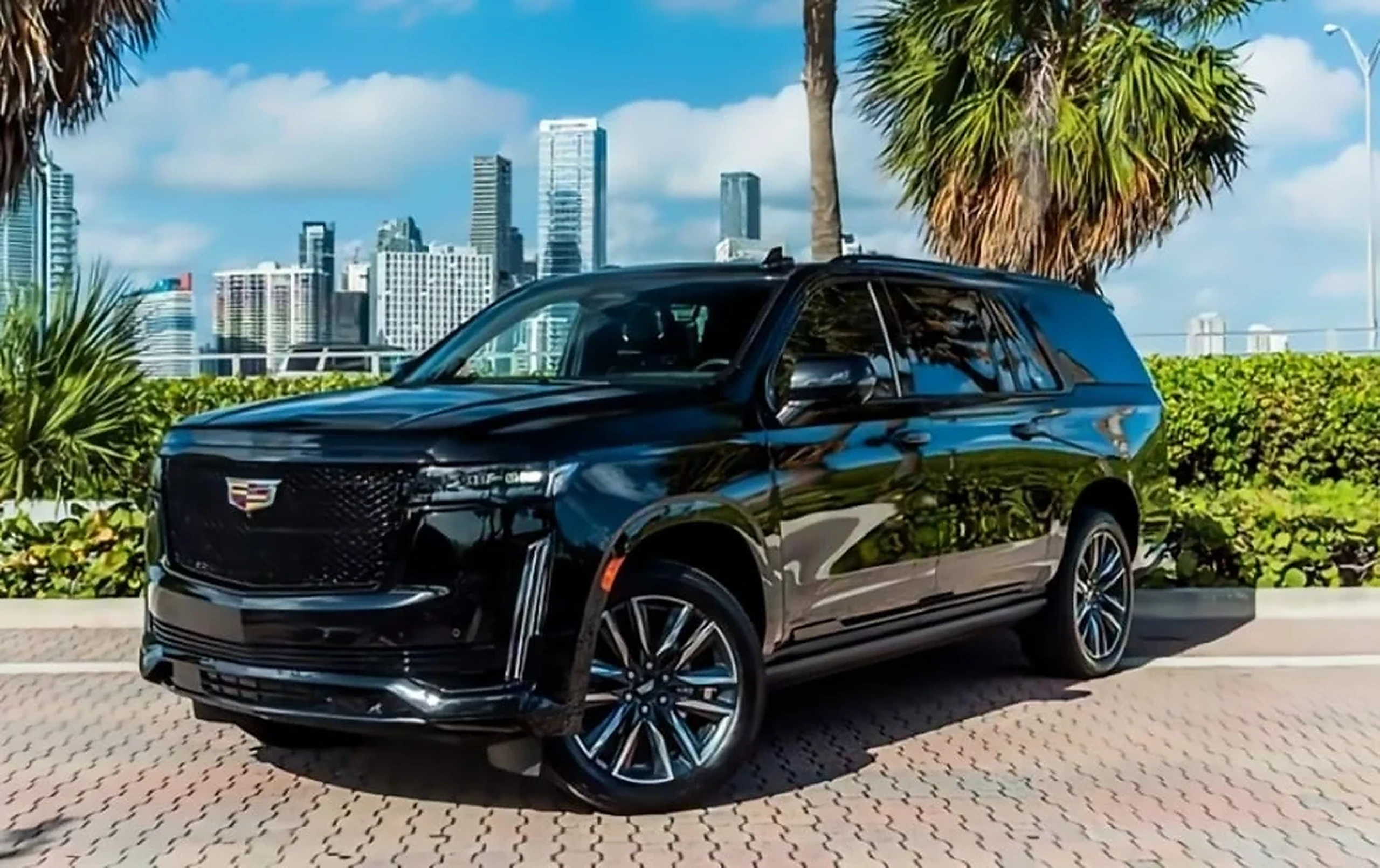 Cadillac Escalade ESV detail relevant to miami cruise-port car delivery on M / CARS / MIAMI