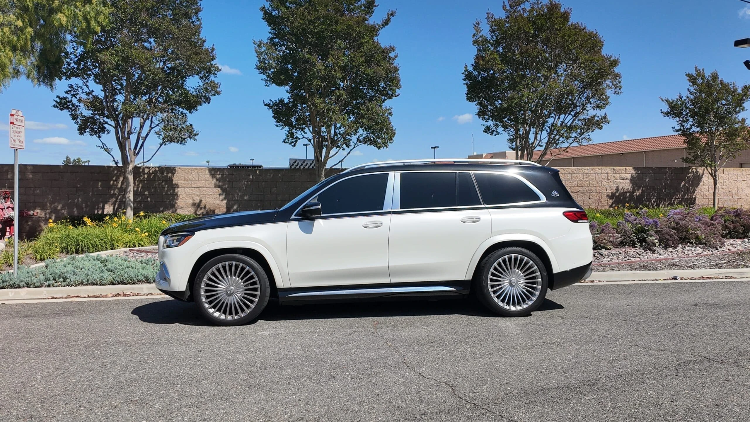 Mercedes-Maybach GLS 600 detail relevant to corporate & executive rentals on M / CARS / MIAMI