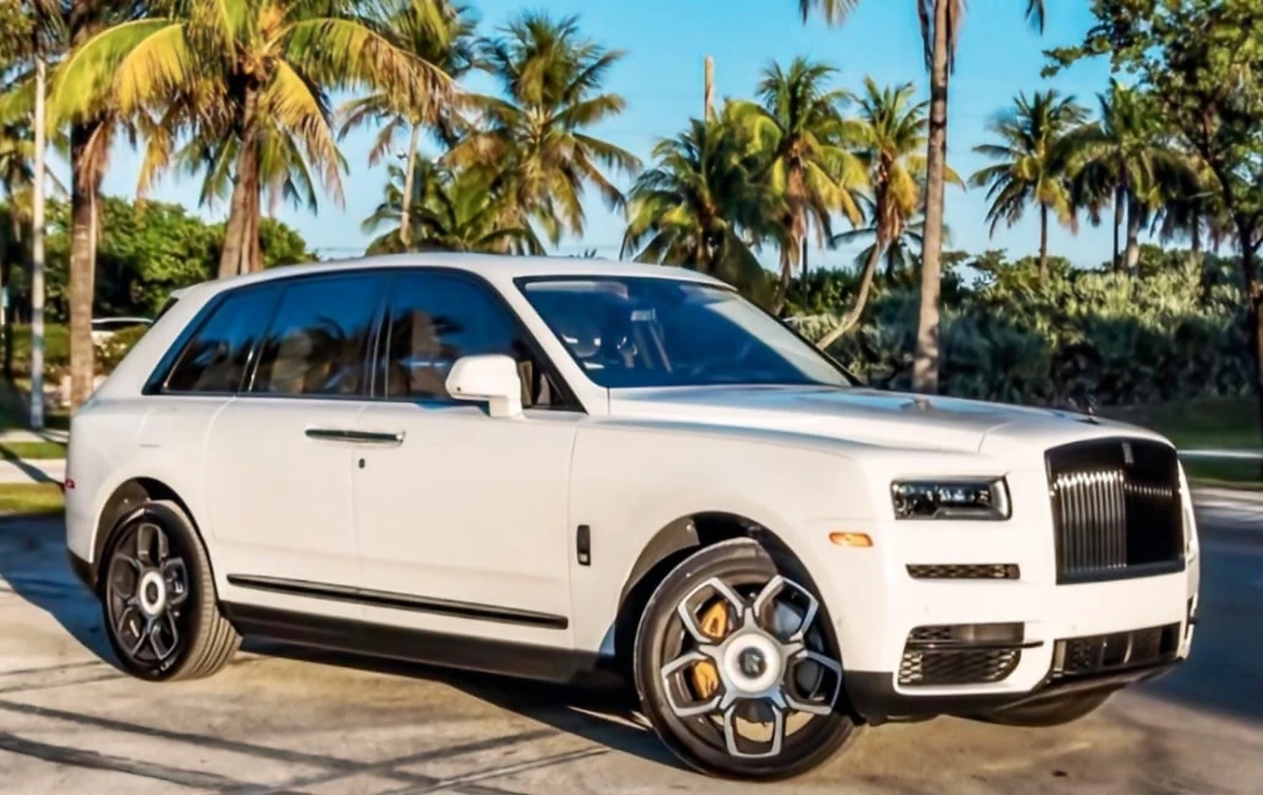 Rolls-Royce Cullinan Black Badge detail relevant to miami villa car delivery on M / CARS / MIAMI