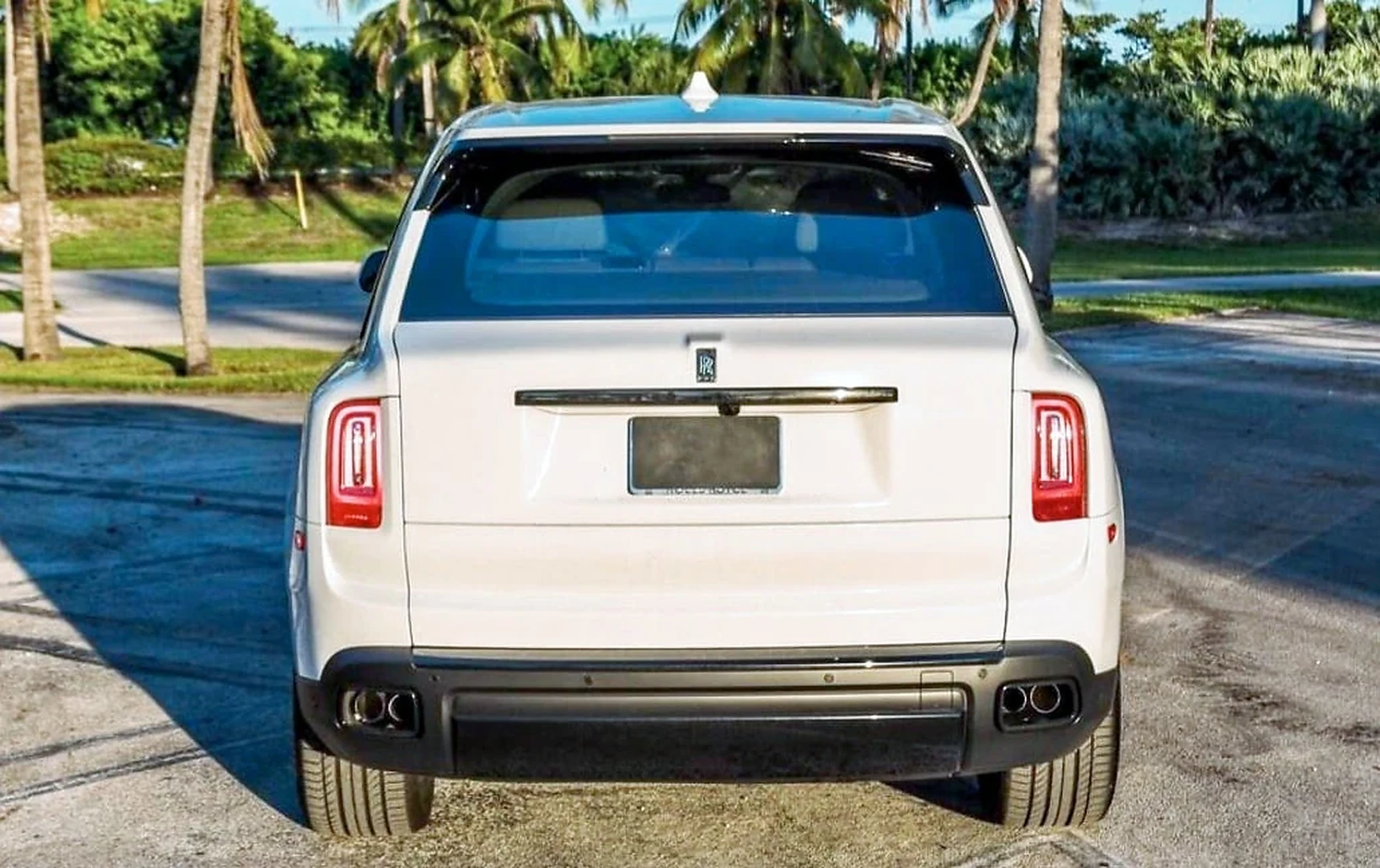Rolls-Royce Cullinan Black Badge detail relevant to private jet & fbo delivery on M / CARS / MIAMI